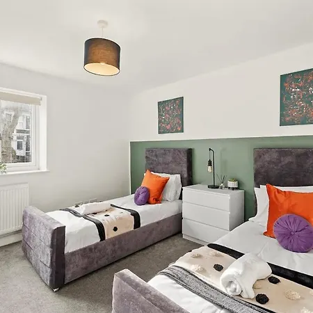 Modern Apartment - Sleeps 8 Bristol Exterior photo