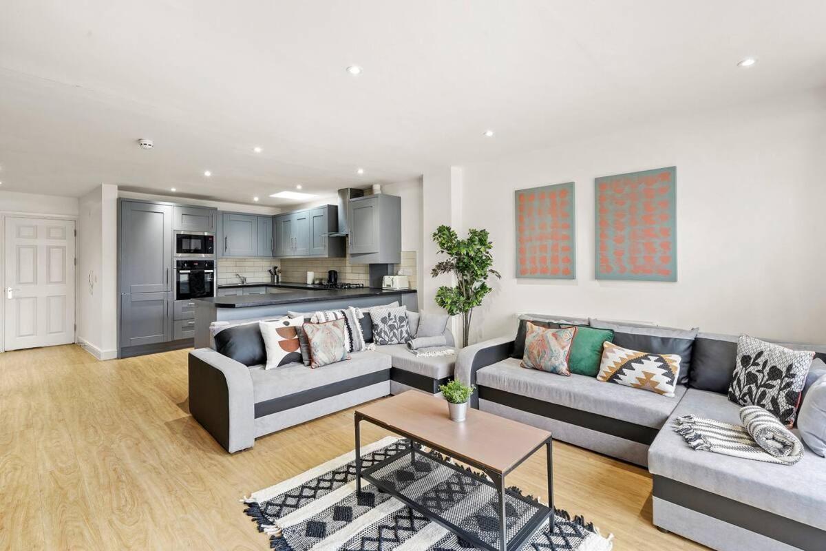 Apartment Modern - Sleeps 8