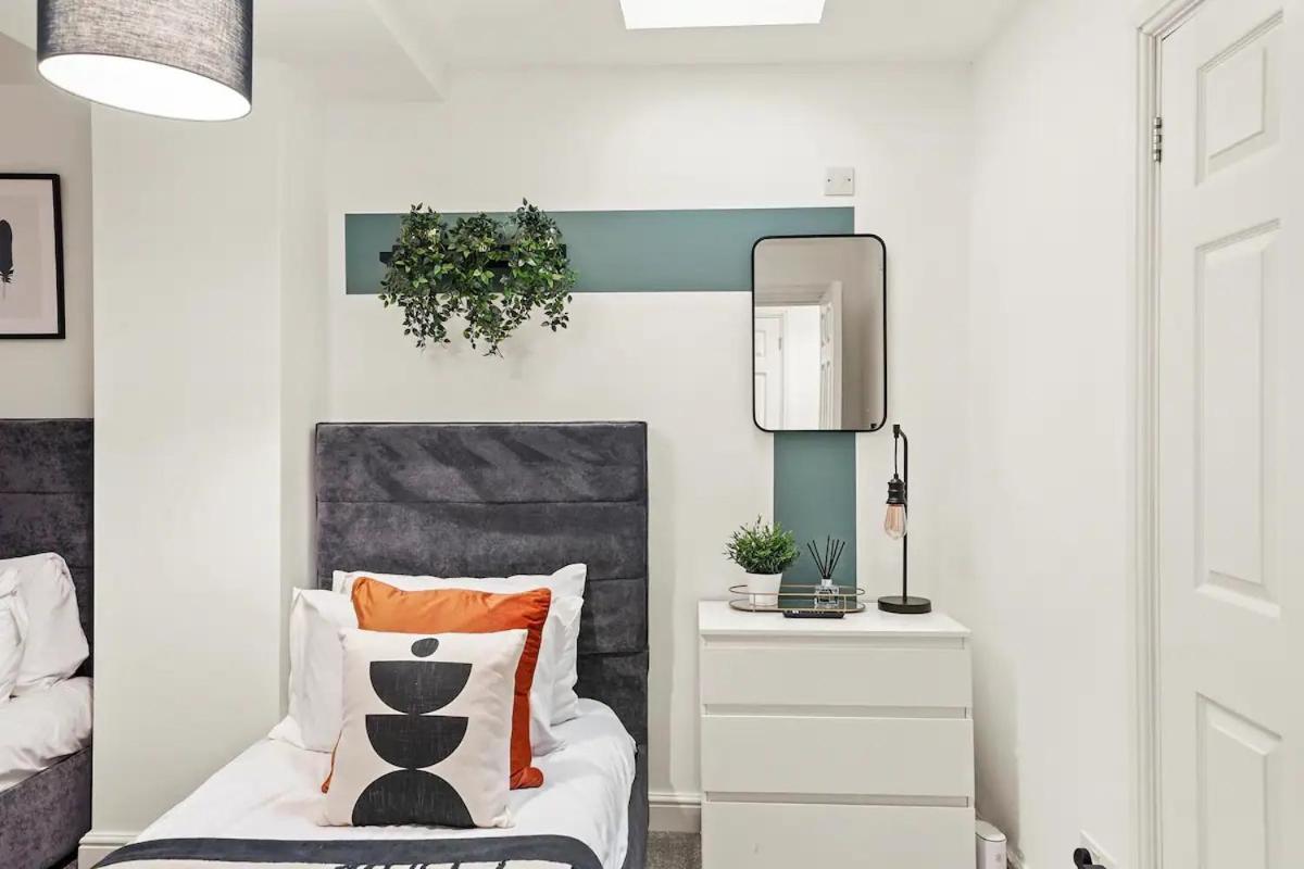 Modern - Sleeps 8