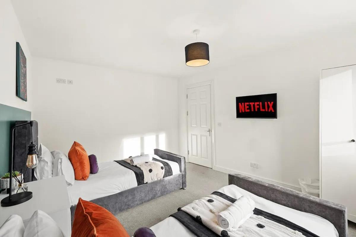 Apartment Modern - Sleeps 8 *