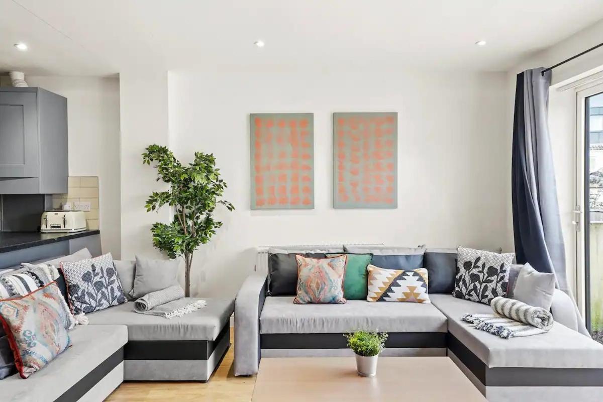 Apartment Modern - Sleeps 8