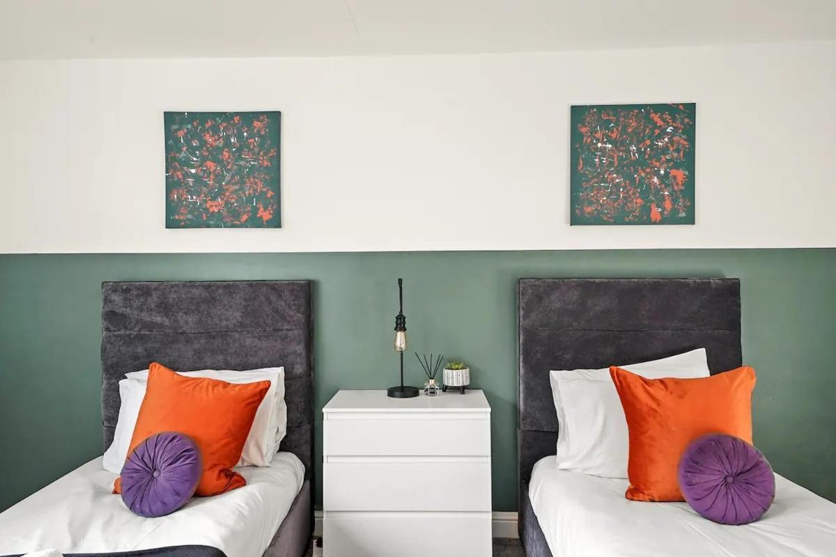Apartment Modern - Sleeps 8